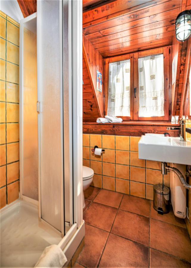 Montcorbau Apartamentos Aran מראה חיצוני תמונה
